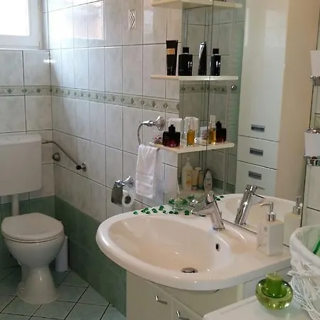 Apartment Pina *