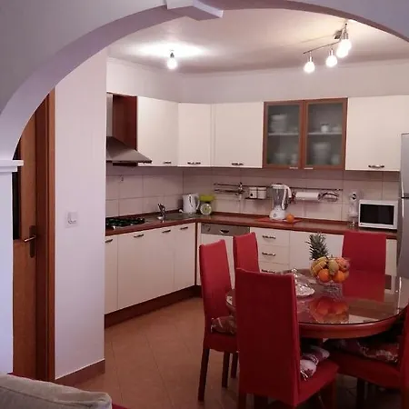 Pina Apartment